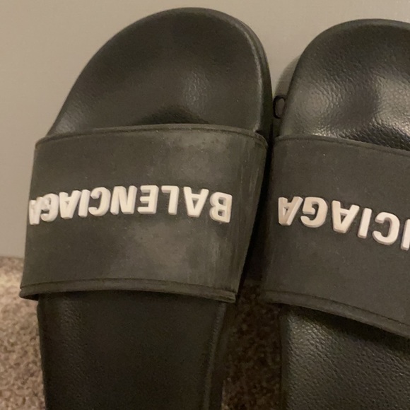 Balenciaga Slides - Picture 2 of 9
